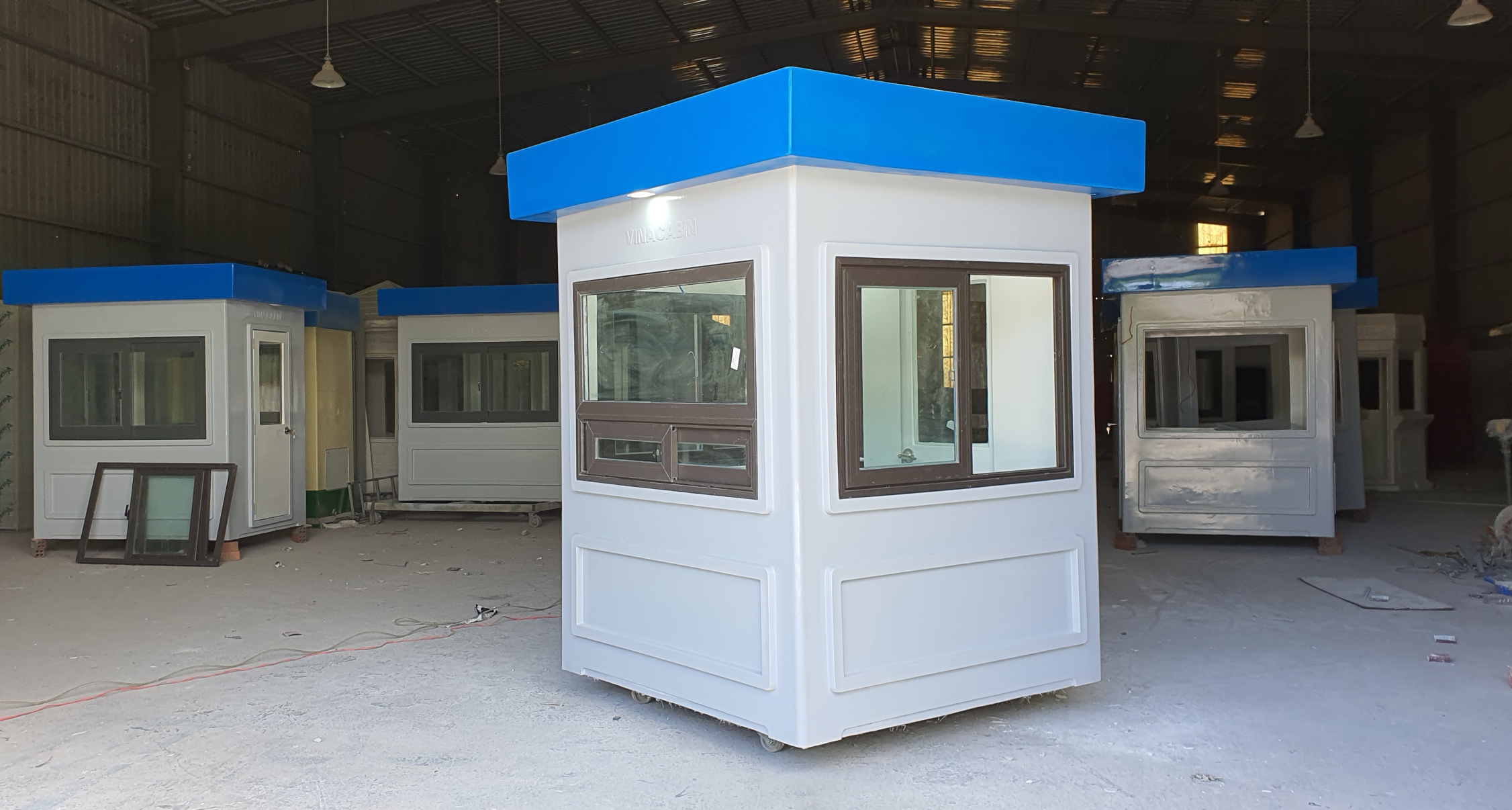 Cabin bảo vệ mái hộp đúc bằng composite cao cấp Vinacabin VC1.7x1.7H